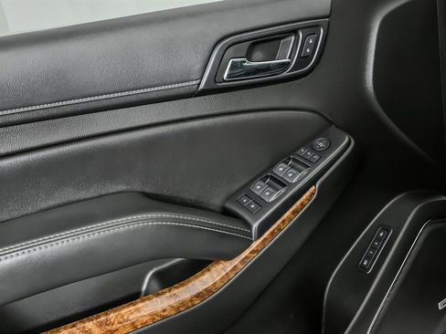 Used 2018 Chevrolet Suburban Premier AWD/4WD image 11