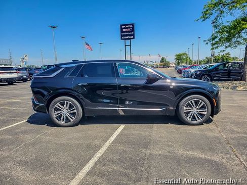 New 2026 Cadillac Lyriq Luxury w/ LPO, Floor Liner Package AWD/4WD image 13