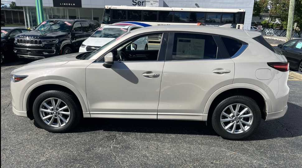 Used 2024 MAZDA CX-5 AWD 2.5 S w/ Select Package image 8