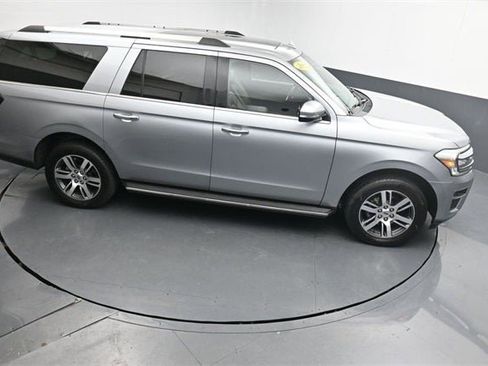 Used 2022 Ford Expedition Max Limited image 29