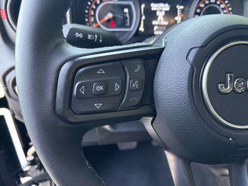Used 2026 Jeep Wrangler Unlimited Rubicon AWD/4WD image 24