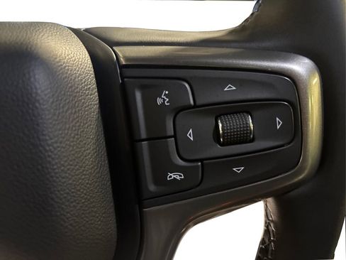 Used 2023 Chevrolet Suburban Premier image 37