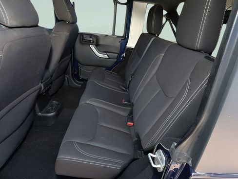Used 2013 Jeep Wrangler Unlimited Sahara w/ Connectivity Group AWD/4WD image 13