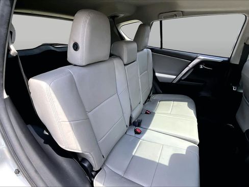Used 2018 Toyota RAV4 XLE w/ Plus Extra Value Package FWD image 19