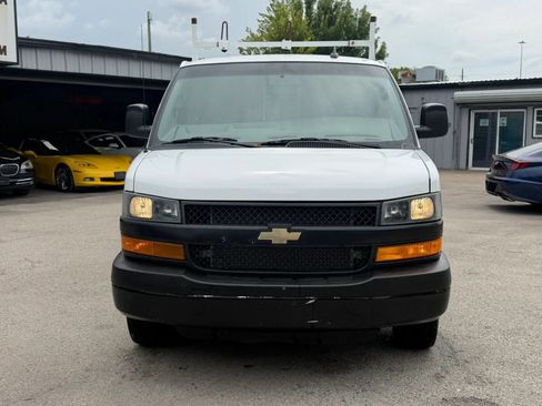 Used 2022 Chevrolet Express 3500 Extended w/ Driver Convenience Package RWD image 2