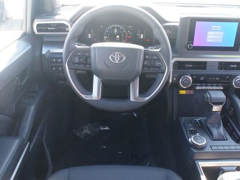 Used 2025 Toyota Tacoma SR5 AWD/4WD image 5