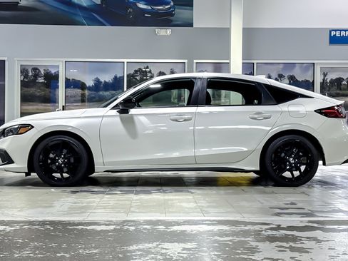 Used 2024 Honda Civic Sport image 2