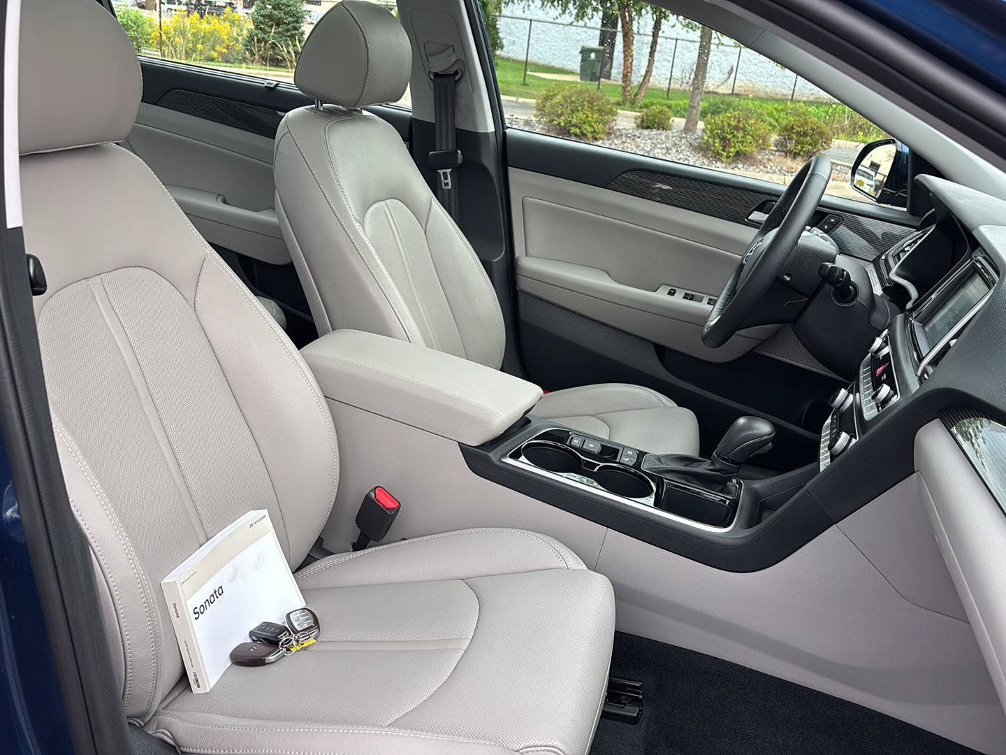 Used 2019 Hyundai Sonata Limited w/ Ultimate Package 04 FWD image 11