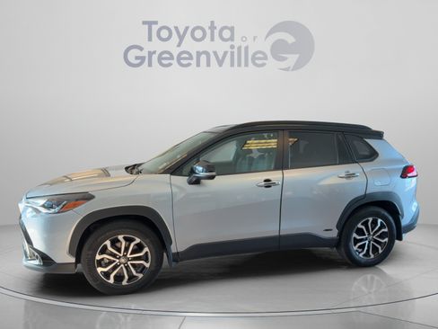 Used 2024 Toyota Corolla Cross AWD Hybrid w/ Moonroof Package image 2