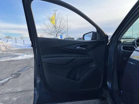 Used 2018 Chevrolet Equinox LT image 8