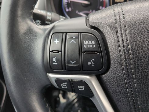 Used 2016 Toyota Highlander XLE image 14