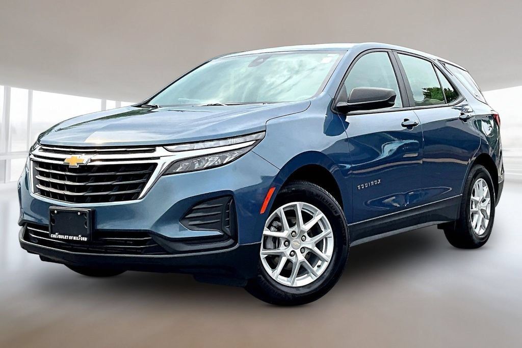 Used 2024 Chevrolet Equinox LS FWD image 3