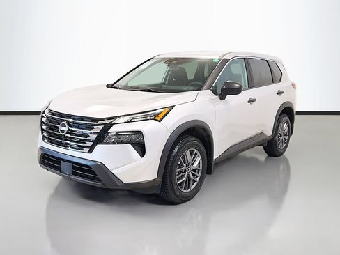 Used 2024 Nissan Rogue S AWD/4WD image 5