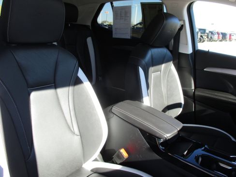 Used 2025 Buick Envision Sport Touring AWD/4WD image 41