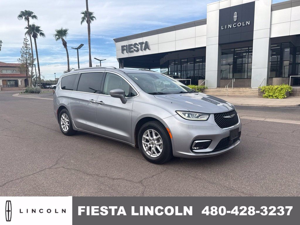 Used 2021 Chrysler Pacifica Touring-L FWD image 1