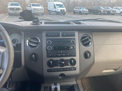 Used 2011 Ford Expedition EL XLT image 16
