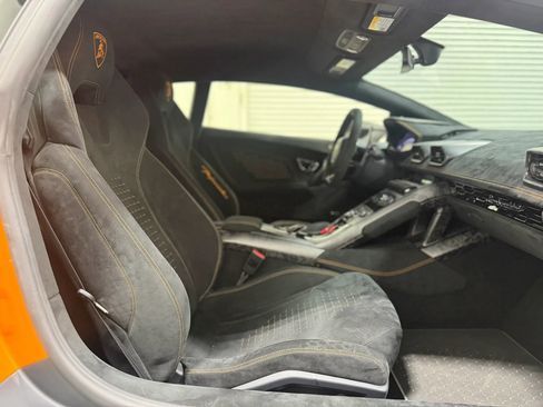 Used 2018 Lamborghini Huracan Performante AWD/4WD image 34