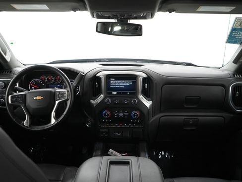 Used 2022 Chevrolet Silverado 1500 LTZ w/ Z71 Off-Road Package AWD/4WD image 13
