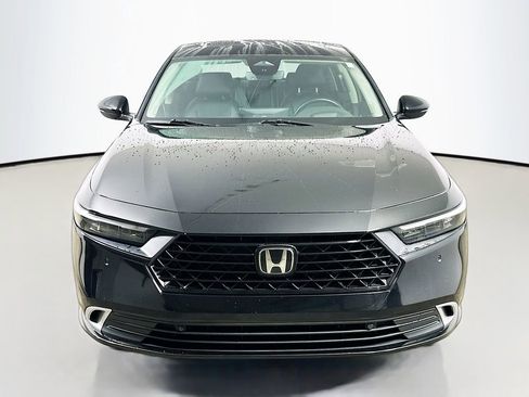 Used 2023 Honda Accord Touring image 2