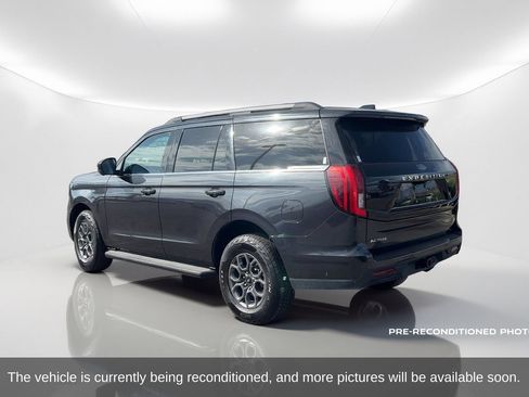 Used 2025 Ford Expedition Active RWD image 8