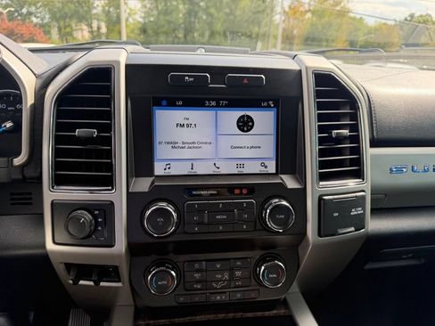 Used 2019 Ford F250 Lariat w/ Lariat Value Package AWD/4WD image 25