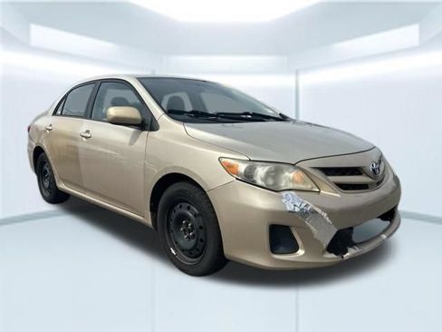 Used 2012 Toyota Corolla LE FWD image 3