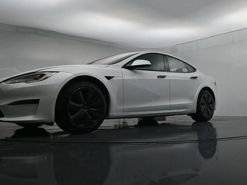 Used 2022 Tesla Model S AWD/4WD image 34