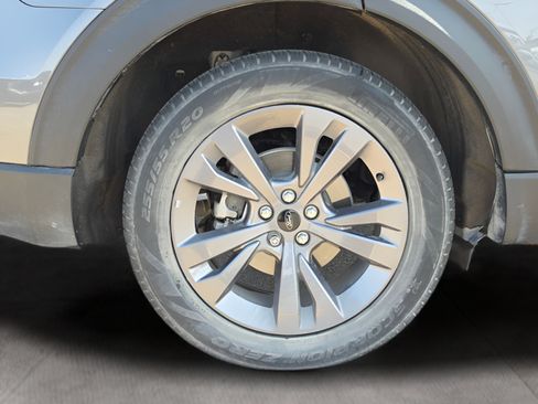 Used 2023 Ford Explorer XLT w/ Equipment Group 202A RWD image 13