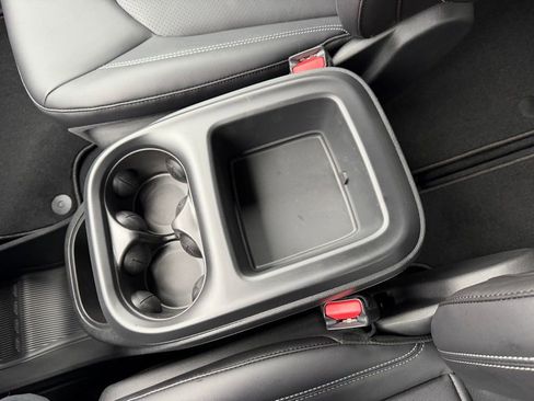 New 2026 Chrysler Pacifica Select FWD image 25