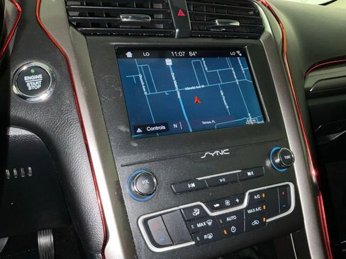 Used 2019 Ford Fusion SE FWD image 22