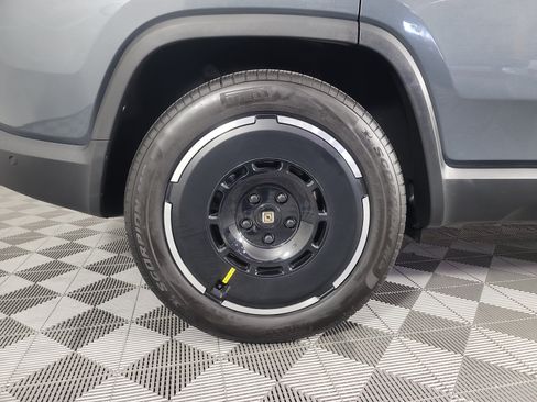Used 2025 Rivian R1S Adventure AWD/4WD image 12