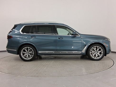 Used 2025 BMW X7 xDrive40i w/ Premium Package image 8