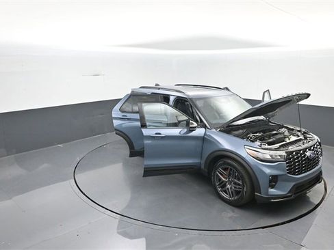 New 2026 Ford Explorer ST w/ Sun And Sound Package image 39