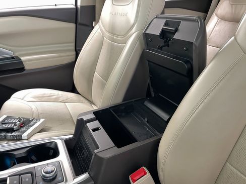 Used 2020 Ford Explorer Platinum image 39