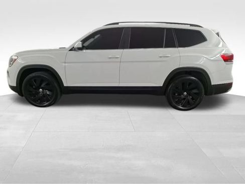 Used 2024 Volkswagen Atlas SE w/ Black Wheel Package FWD image 4