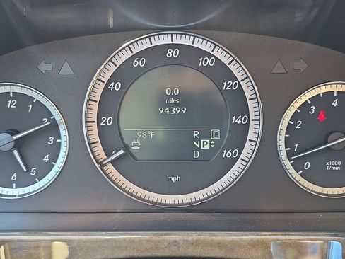 Used 2011 Mercedes-Benz E 350 4MATIC Wagon image 11