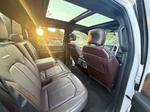 Used 2015 Ford F150 Platinum w/ Equipment Group 701A Luxury AWD/4WD image 9