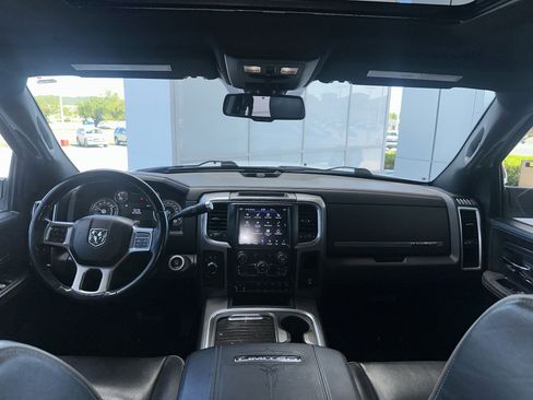 Used 2018 RAM 3500 Laramie Longhorn image 8