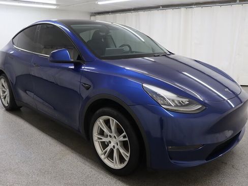 Used 2020 Tesla Model Y Long Range AWD/4WD image 1