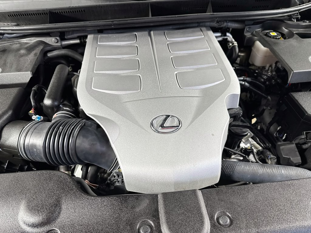 Used 2023 Lexus GX 460 Premium w/ Accessory Package AWD/4WD image 40