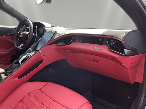 Used 2024 Ferrari Roma RWD image 23