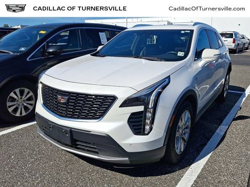 Used 2023 Cadillac XT4 Premium Luxury w/ Cold Weather Package FWD image 1