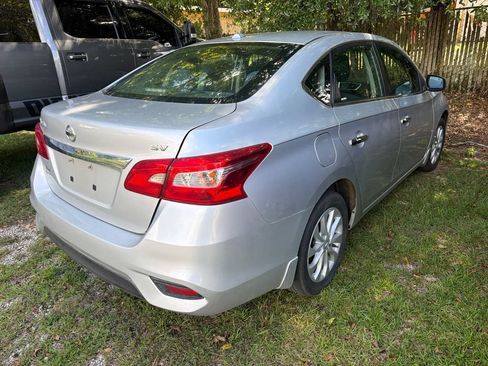 Used 2019 Nissan Sentra SV FWD image 3