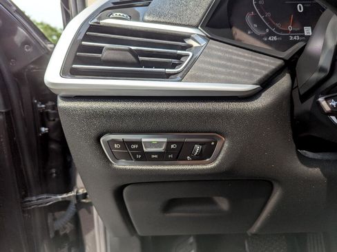 Used 2022 BMW X7 xDrive40i w/ Luxury Seating Package image 14