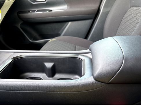 Certified 2025 Nissan Kicks S image 8