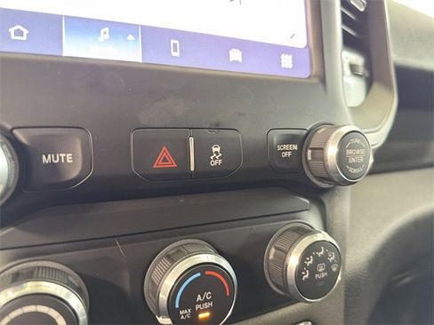 Used 2022 RAM 2500 Tradesman w/ Chrome Appearance Group image 24