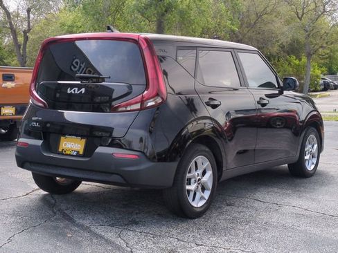 Used 2022 Kia Soul LX w/ Technology Package FWD image 5