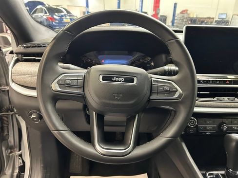 Used 2024 Jeep Compass Latitude AWD/4WD image 25