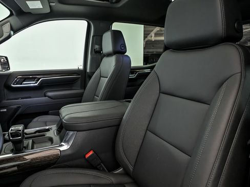 New 2026 GMC Sierra 1500 Elevation w/ Elevation Premium Package AWD/4WD image 10
