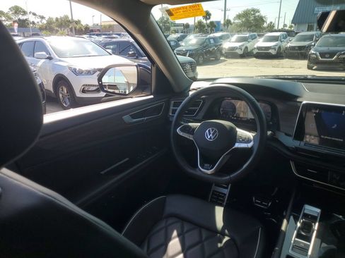 Used 2024 Volkswagen Atlas SEL Premium R-Line AWD/4WD image 23